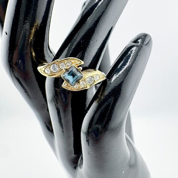 Vintage Blue Topaz Rhinestone Adjustable Ring Glamour Timeless Elegance Retro - Picture 3 of 7